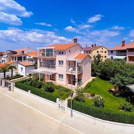 Apartments Villa Brioni I Fažana エクステリア 写真